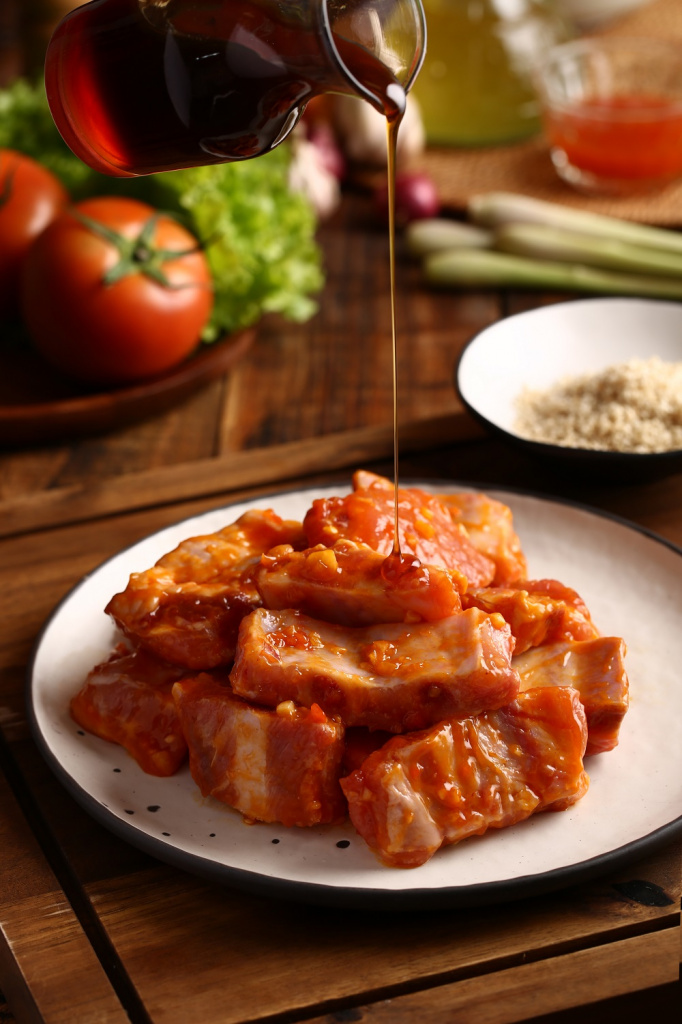 nguyen-lieu-lam-mon-suon-non-heo-meat-deli-nuong-mat-ong.jpg